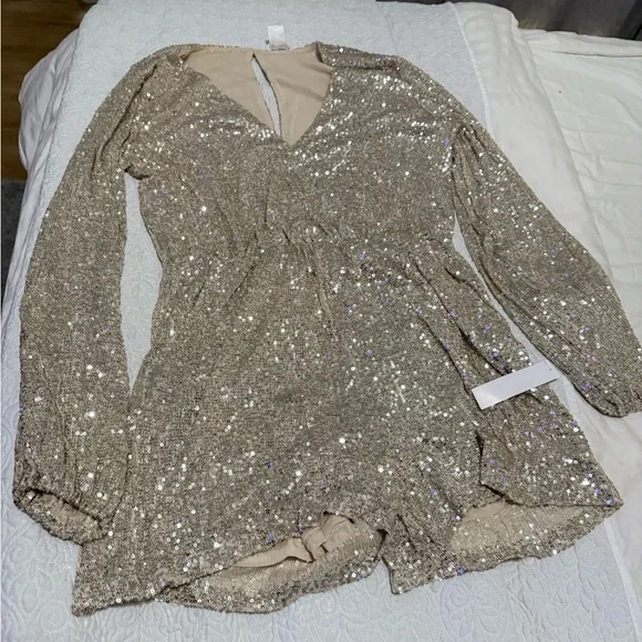 VENUS Silver/Champagne Sequin Romper - Picture 5 of 7